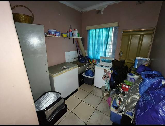 4 BEDROOM HOUSE FOR SALE IN OOS EINDE